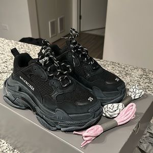 Balenciaga triple s